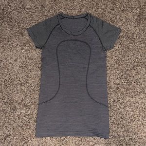 Lululemon T-shirt